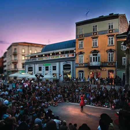 Amazing In With Wifi شقة Galižana